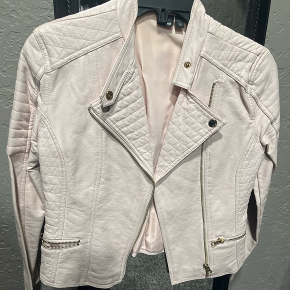Blush pink faux leather jacket - Picture 1 of 8